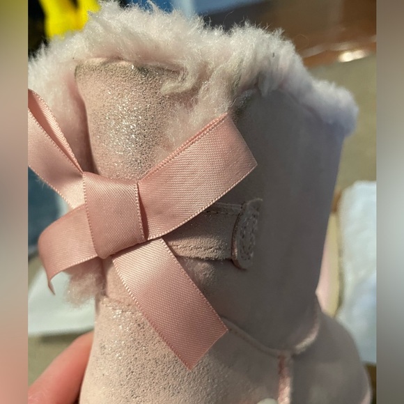 UGG Bailey Bow Boots - Picture 4 of 7